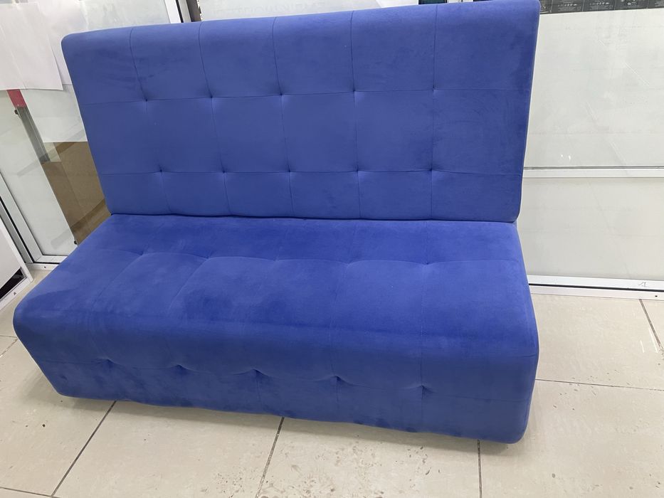 Диван офисной срочно продам