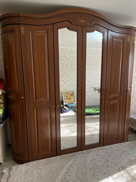 Спальный гарнитур