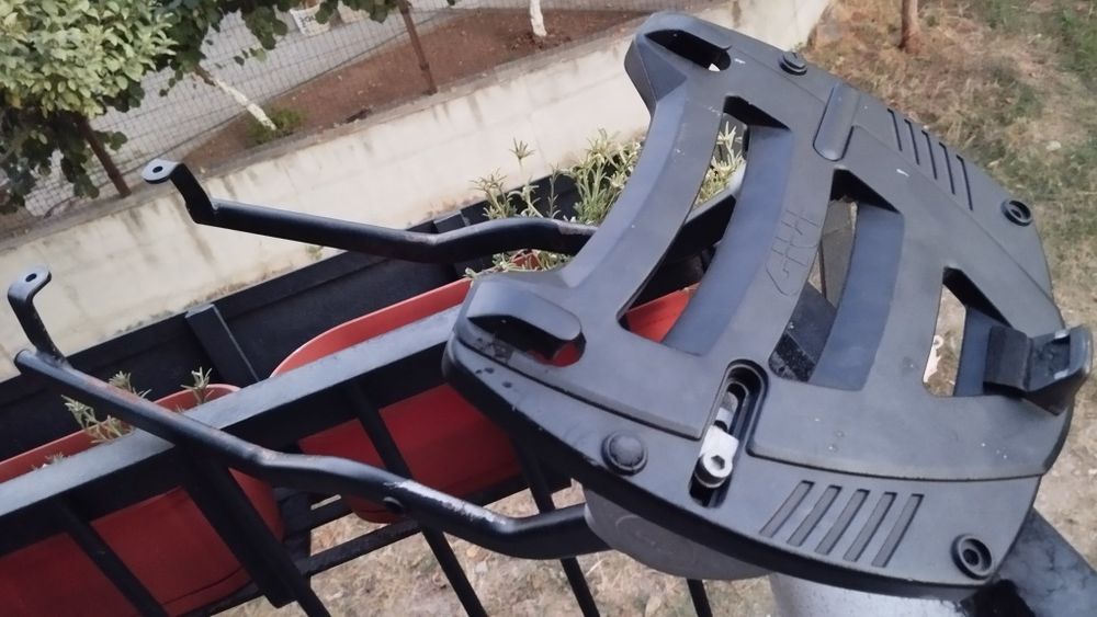 Стойка за багажен куфар за мотор Suzuki