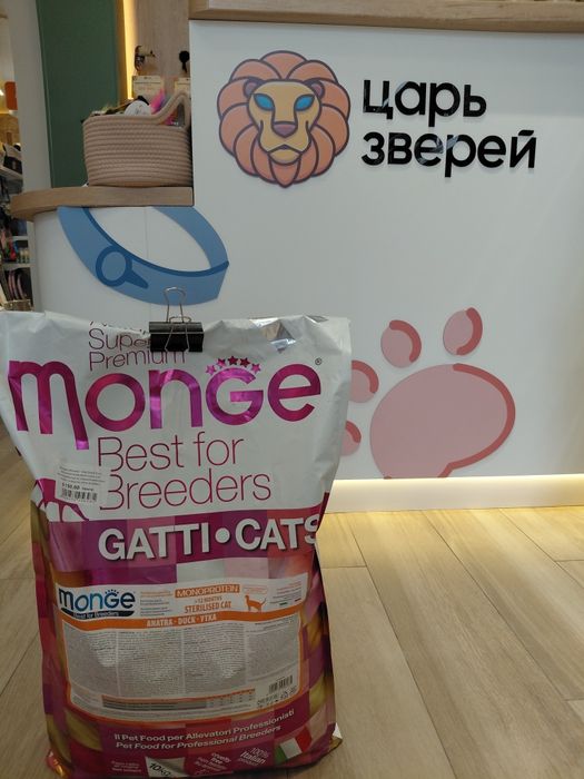 Сухой корм для стерилизованных кошек Monge утка