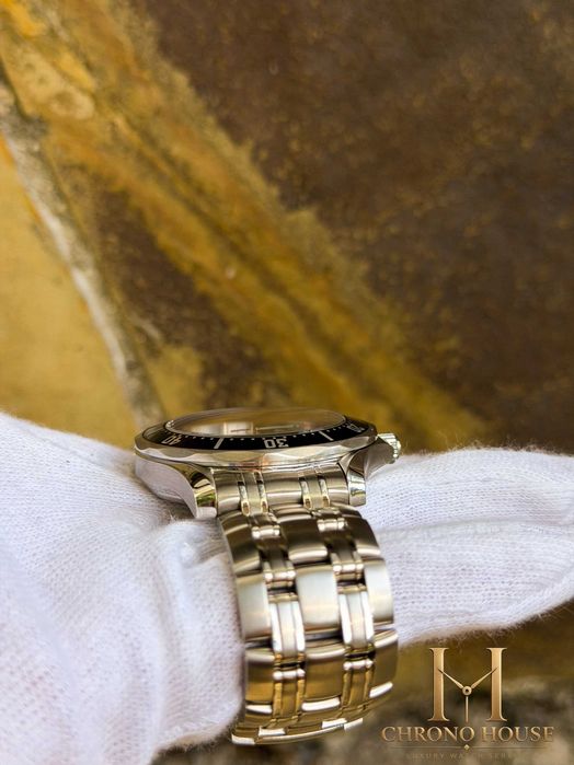 OMEGA Seamaster Diver 300M – 007 Edition