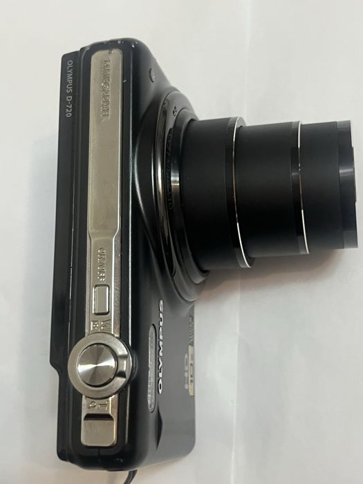 Olympus D-720 14 Mpx 10x zoom optic , metalic, foarte bun
