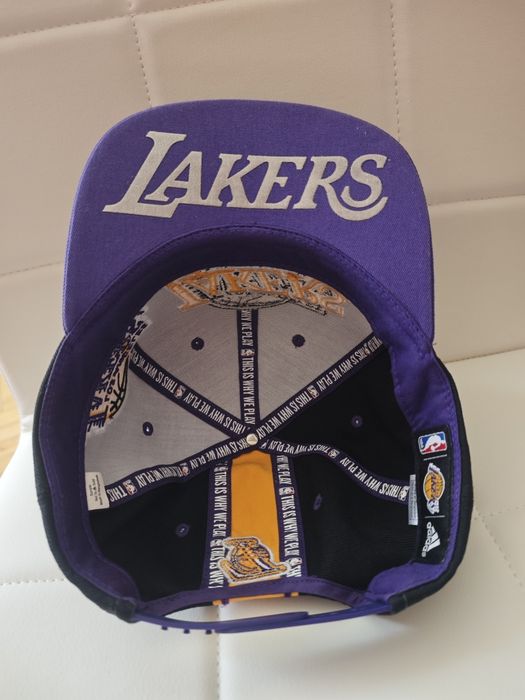 Оригинална шапка Adidas NBA Los Angeles Lakers – универсален размер