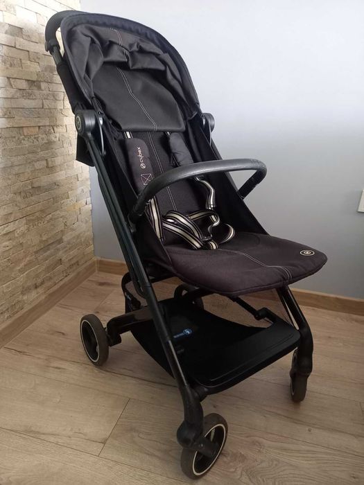 Продавам детска количка Cybex Beezy