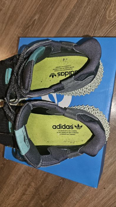 ブリヂストン　Paradiso Adidas zx 4000 4d Baia Mare • OLX.ro