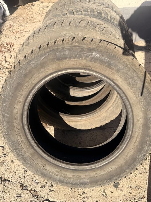Зимние шипованные шины 205/60 R16
