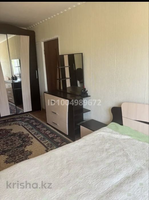 Продам б/у спальный гарнитур