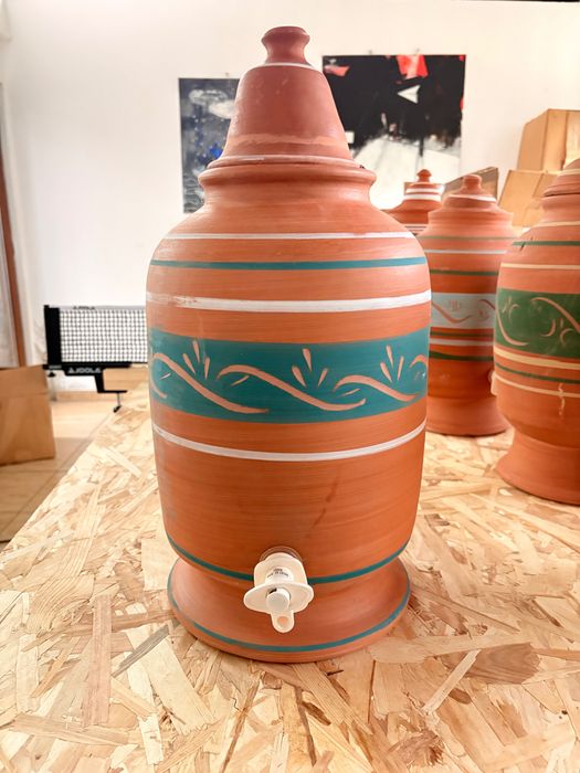 Ceramică lucrată manual