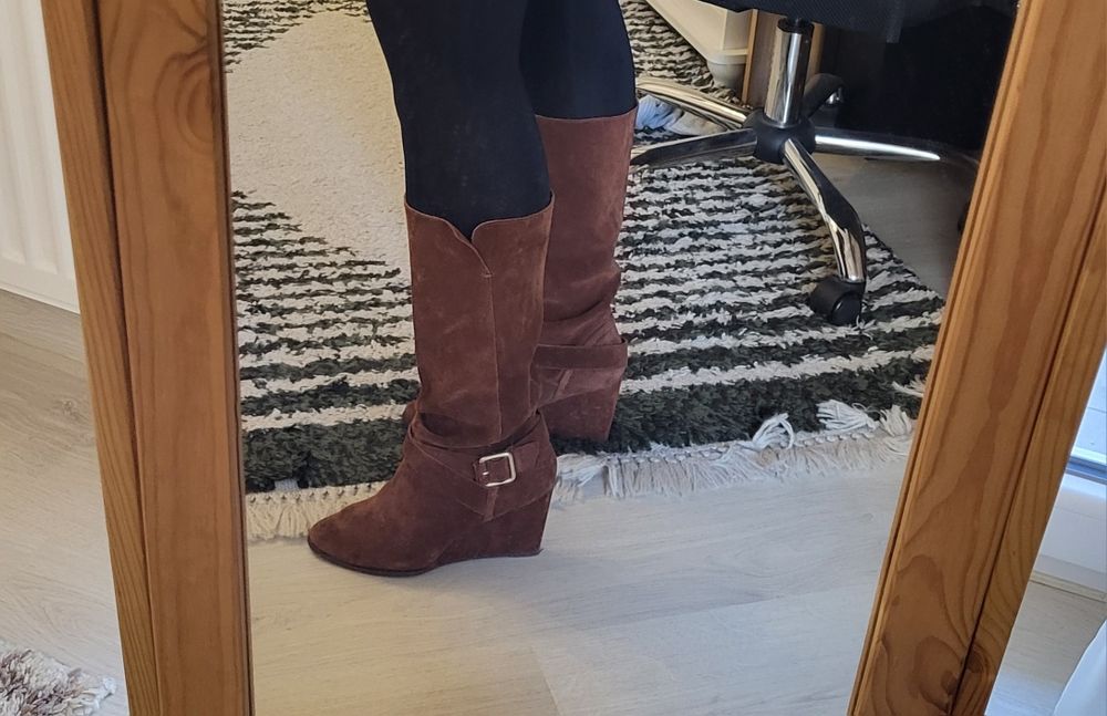 Vand cizme din piele intoarsa nr 38