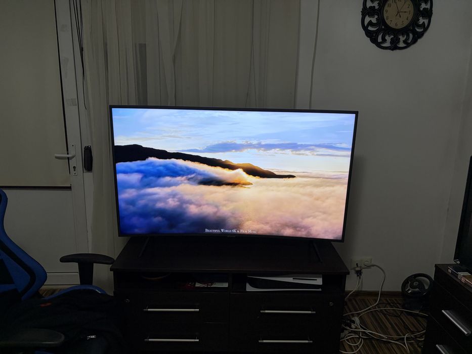 Smart TV Curbat Samsung 55" (138 cm) 4K – Model UE55TU8372 (Mici defecte vizuale)