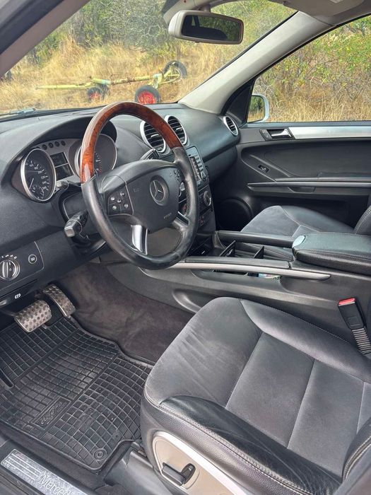 Продавам джип Мерцедес 350