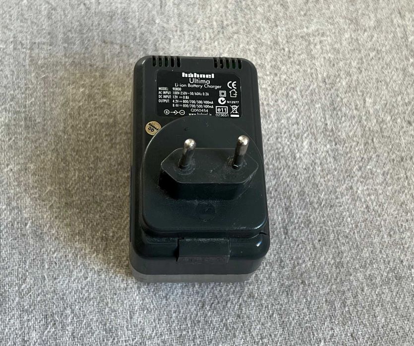 Incarcator universal Hahnel Ultima cu adaptoare pent camere foto video