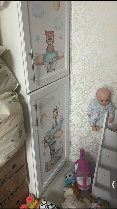 Продам шкаф внутри 2 полки