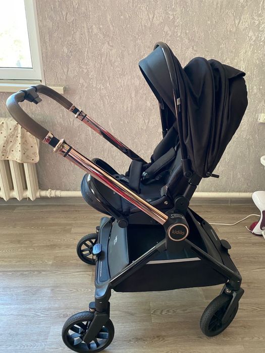 Коляска прогулочная кидило