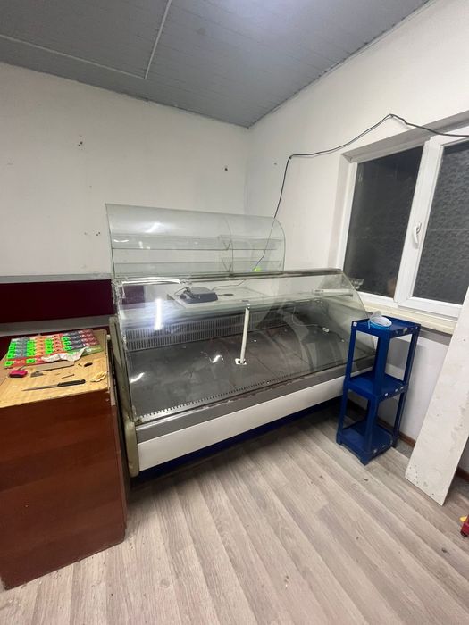 Витринный холодильник