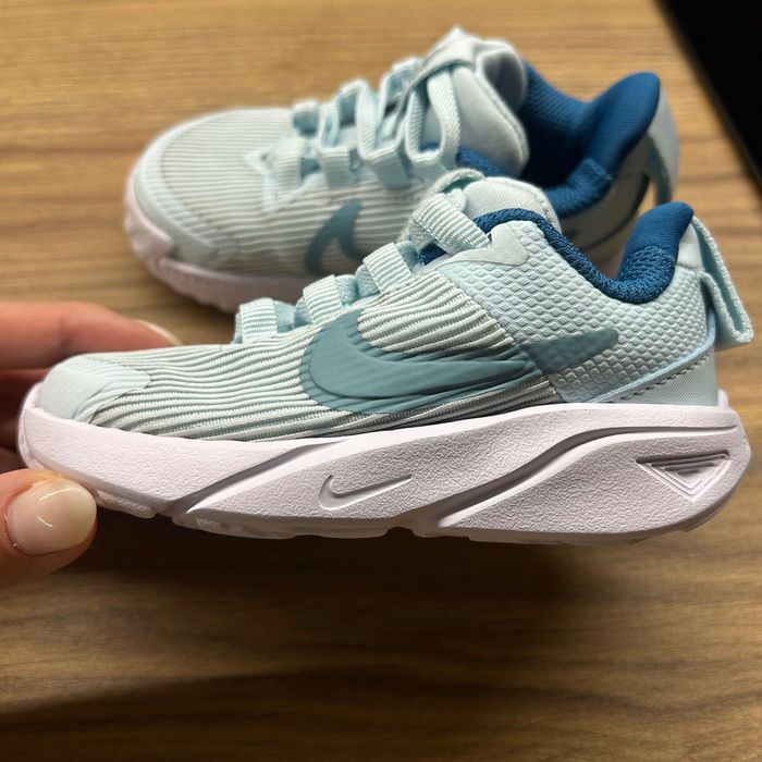 Маратонки Nike 22размер