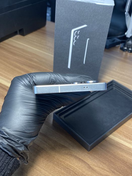 Samsung Galaxy s25 ultra • 512 GB • Titanium Black