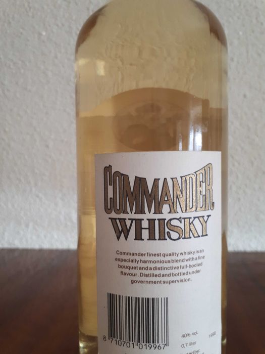 Whisky COMMANDER   1 sticlă  din colecția personală, peste 50de ani  vechime