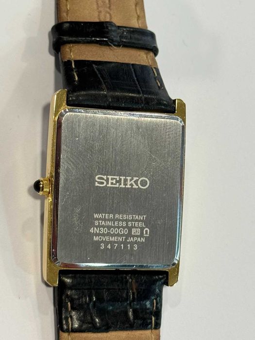 Елегантен часовник Seiko Tank