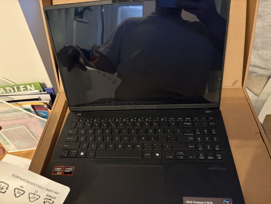 ASUS Vivobook S 16 OLED (M5606WA)