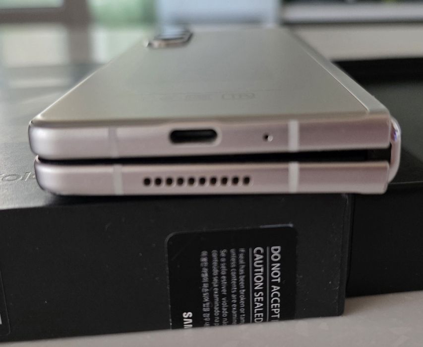 Samsung Z Fold 3 256гб/silver