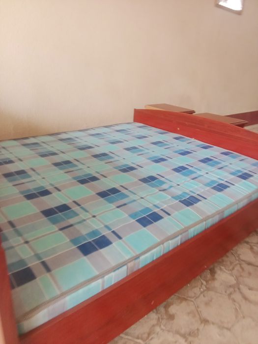 Спальни диван сотилади срочно