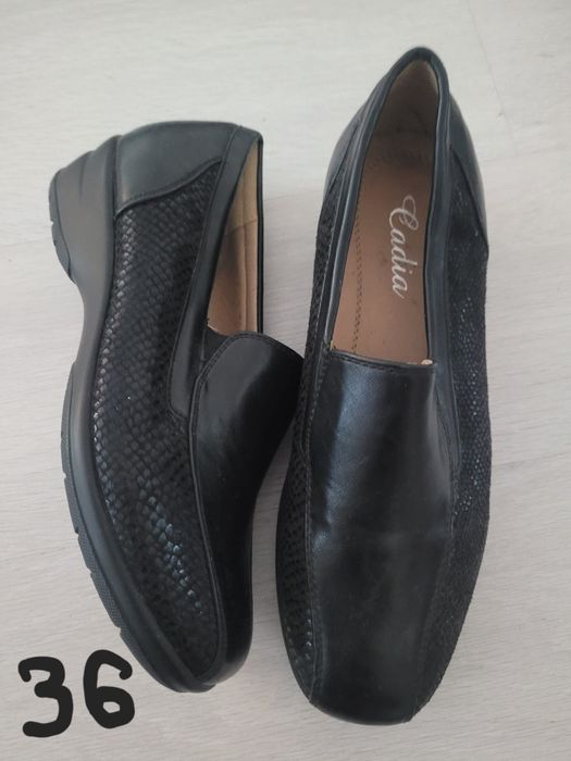 Vând pantofi dama 35lei bucata, noi