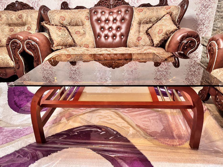 Комплект мягкой мебели с журнальным столиком для зала, гостиной