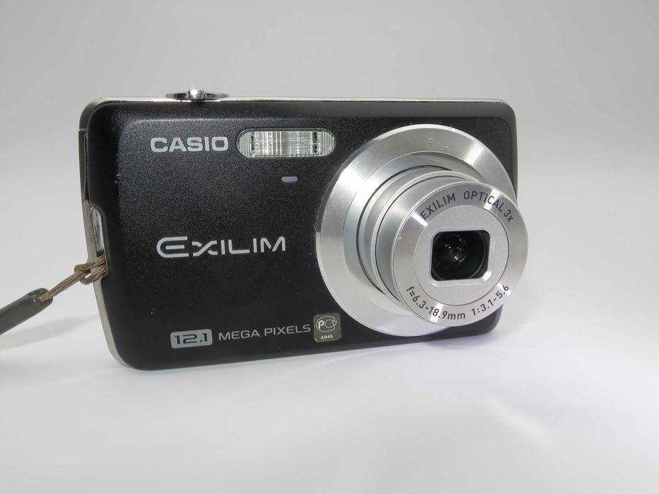 Casio EX Z35 ултра компактен цифров фотоапарат, дигитална камера, пълен комплект, в отлично състояние, работи перфектно