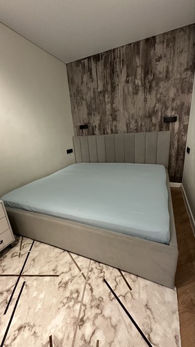 Продам кровать с матрасом