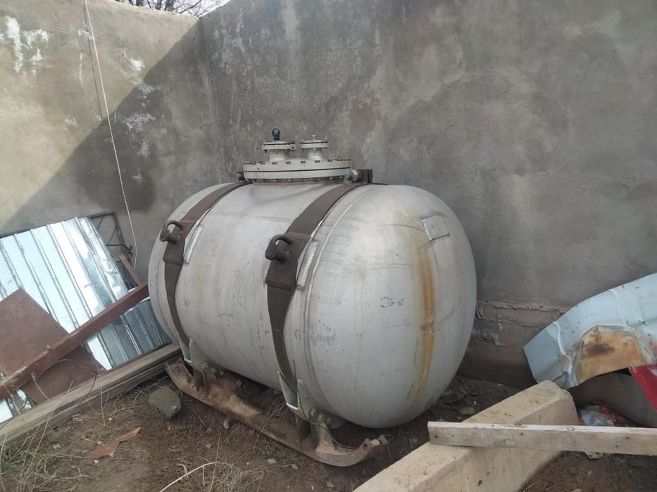 Ёмкость, бочка из дюралюминия.