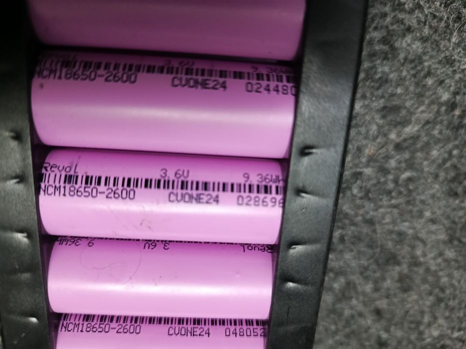 Аккумулятор сотилади