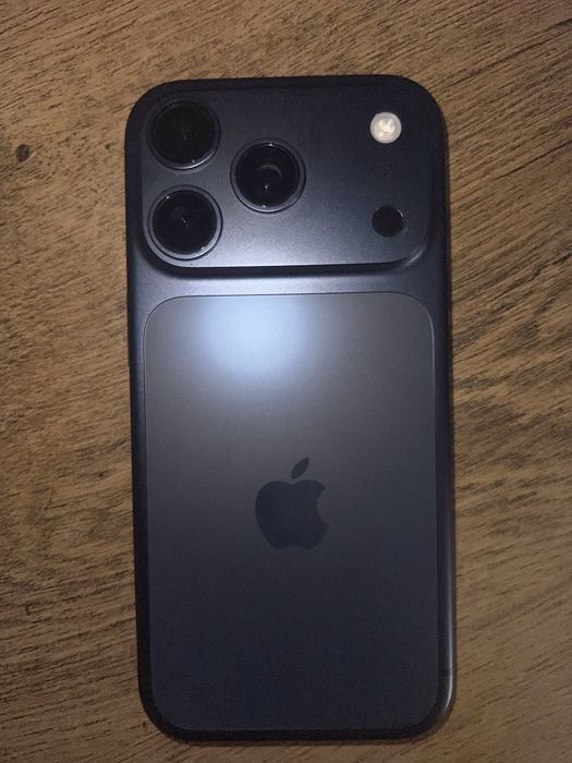 iPhone 17 Pro 256 GB / Deep Blue / , 100% Baterie