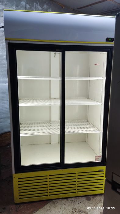 Витринный холодильник б/у
