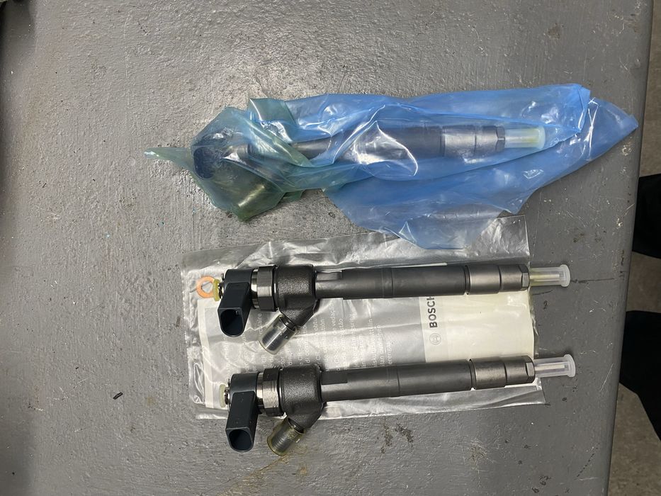 Injectoare bosch mercedes noi originale 2.2 2.7 3.2 cdi