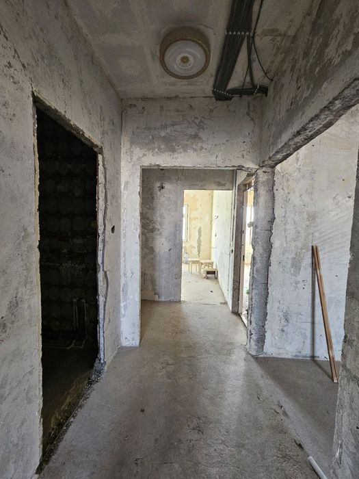 Срочно сотилади Сергели 5. 2/9/9 2×6 балкон без ремонт торец мактаб бо