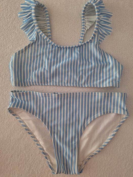 Два комплекта детски бански с малко подаръче