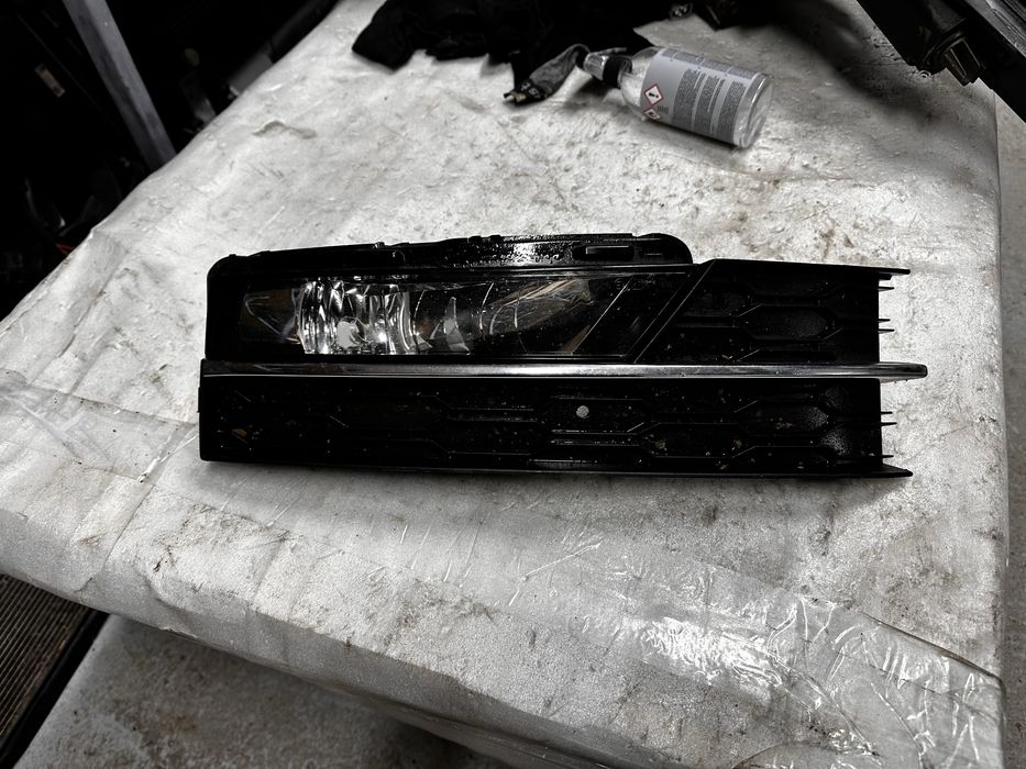 grilă .bară față skoda octavia 3 facelift..