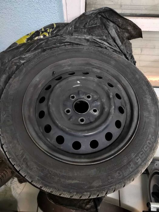 Зимни гуми с джанти 205/55/R16 от Тойота Авенсис 2007 г