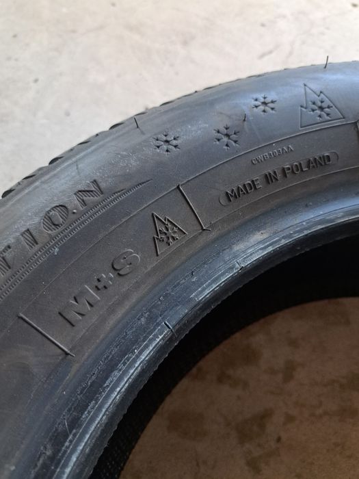 4 anvelope iarnă 185 60 r15 Dunlop