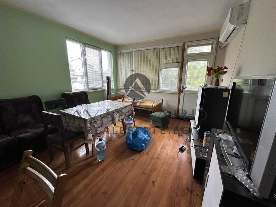 оф.21097 Етаж от къща Прослав