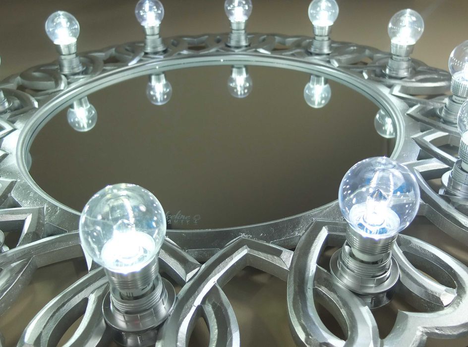 Oglinda Hollywood rotunda cu leduri, rama lemn masiv baroc cristal