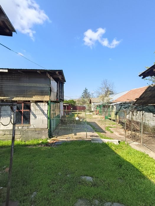 Casă de vânzare in Rosiori de Vede Teleorman  (doua case/curte de 1500mp)