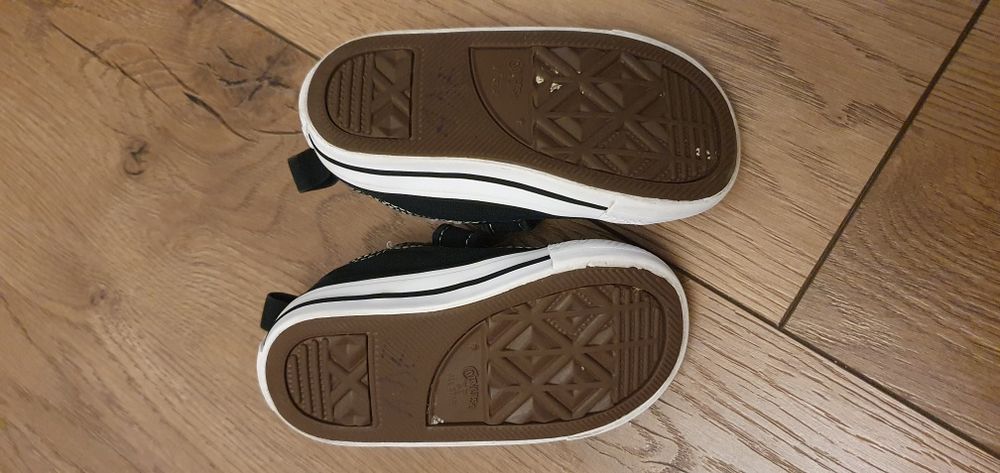 Converse, masura 21, negru