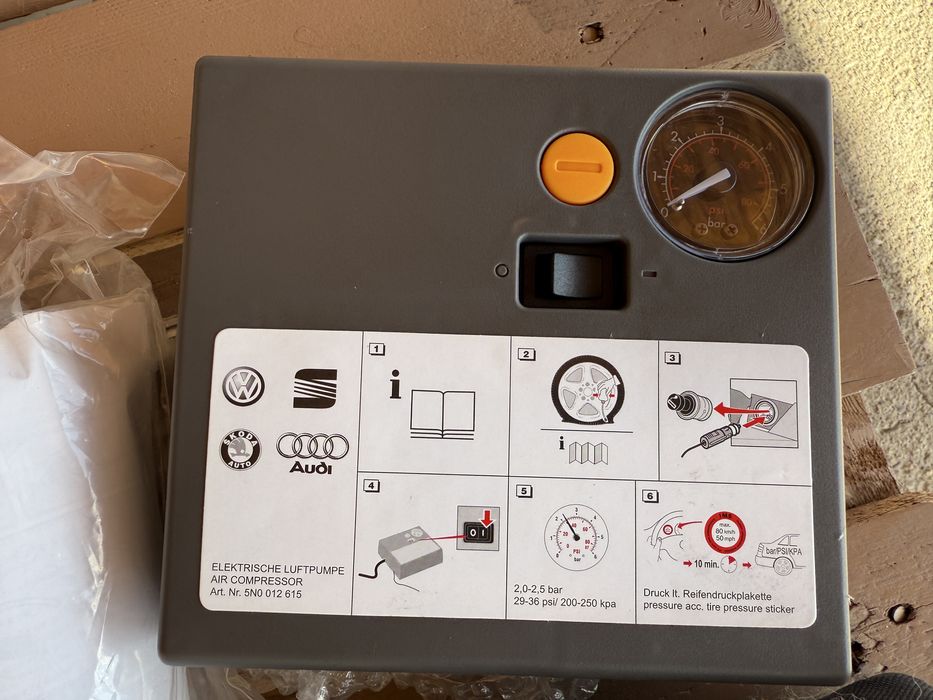 ЧИСТО НОВ Авариен Комплект Автокомпресор + Течна Фаза * 180W/15A/12V *