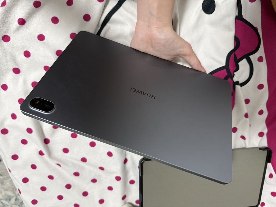 Планшет HUAWEI..