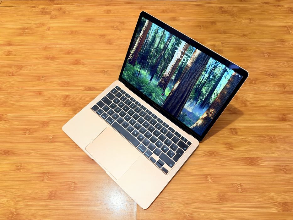 MacBook Air 2020 13’ Rose Gold, stare foarte buna