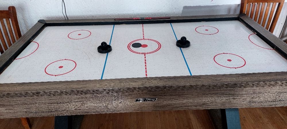 Аэрохоккей - настольная игра