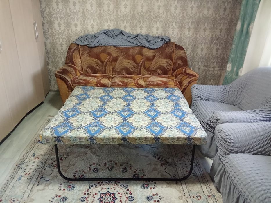 Продам диван с двумя креслами