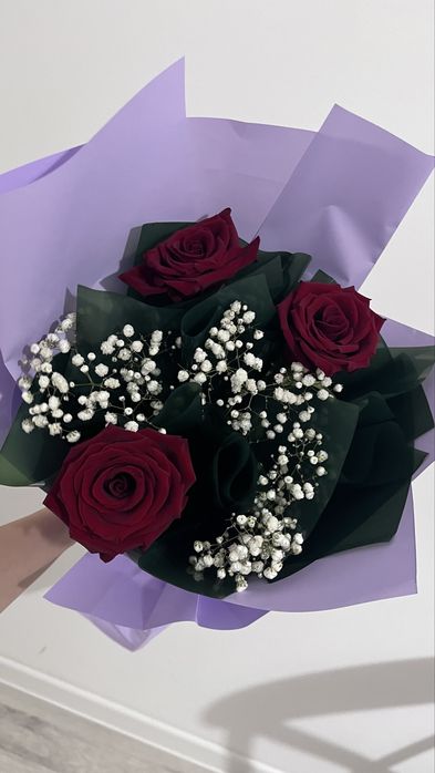 Продам цветы розы 3 ш ук свежие